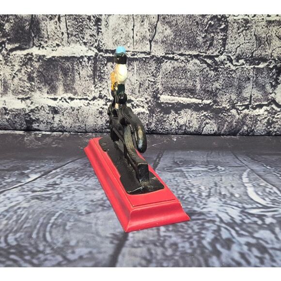 Vintage Cast Iron Nut Cracker Paul Revere Wood Base - Picture 4 of 4